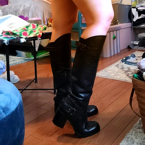 Franco Sarto black leather knee-high riding boots with buckles, size 6.5. - Picture 4 of 7